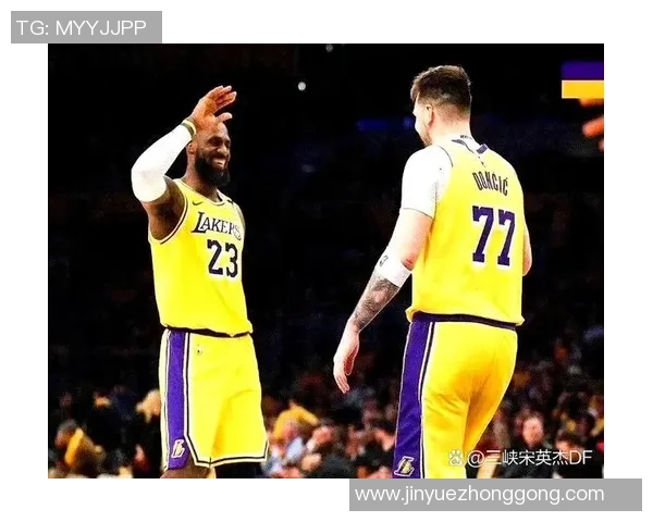 今天快船对湖人精彩直播全程回顾与赛前分析不容错过 今天快船对湖人精彩直播全程回顾与赛前分析不容错过