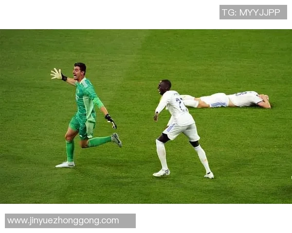 库尔图瓦:守护球门的传奇门将与他不为人知的奋斗故事 库尔图瓦:守护球门的传奇门将与他不为人知的奋斗故事